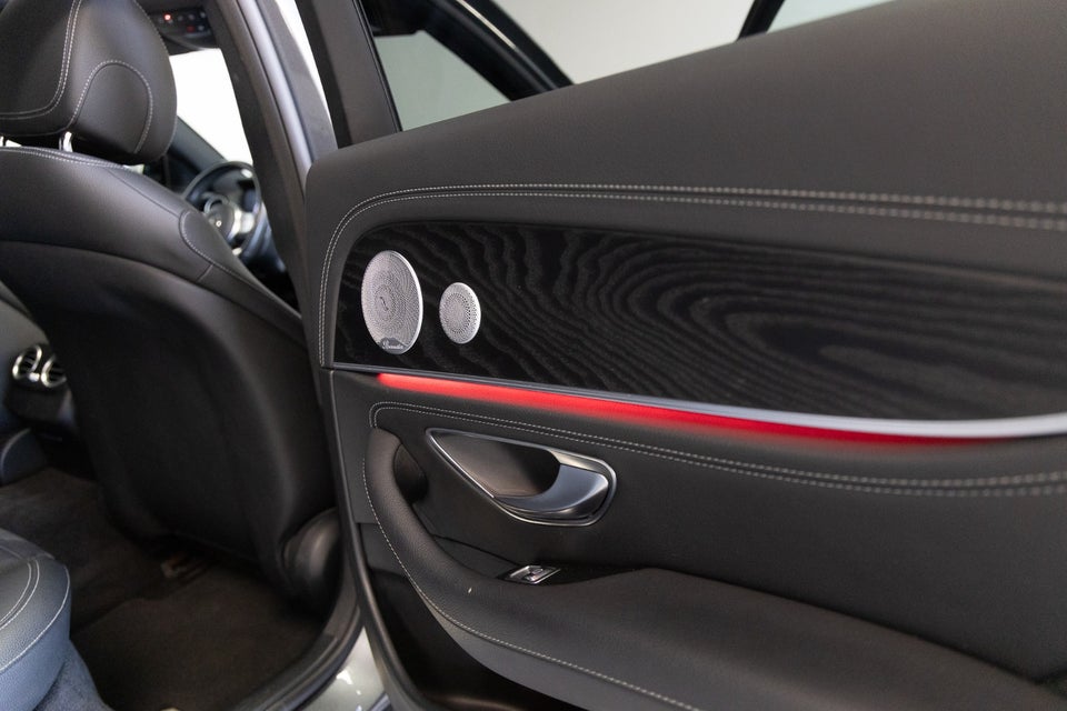 Mercedes E300 de 2,0 AMG Line stc. aut. 5d