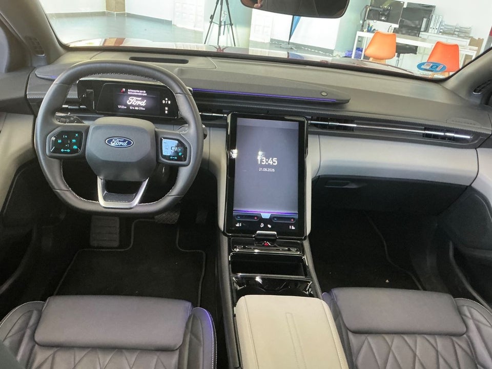 Ford Explorer 79 Premium Extended Range AWD 5d