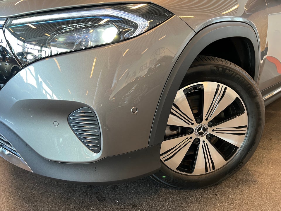 Mercedes EQB300 Progressive Advance Plus 4Matic 7prs 5d