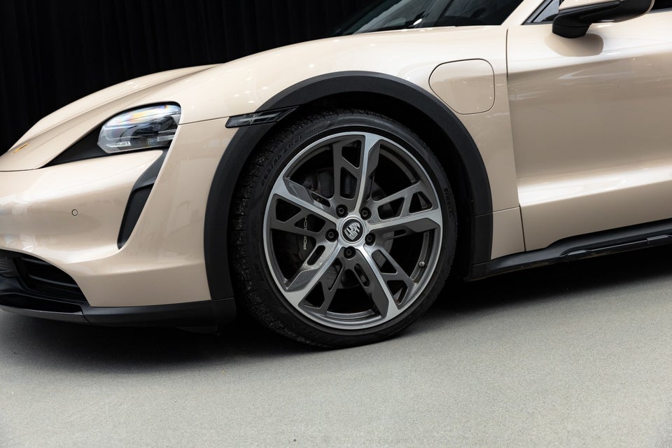 Porsche Taycan 4 Performance+ Cross Turismo 5d
