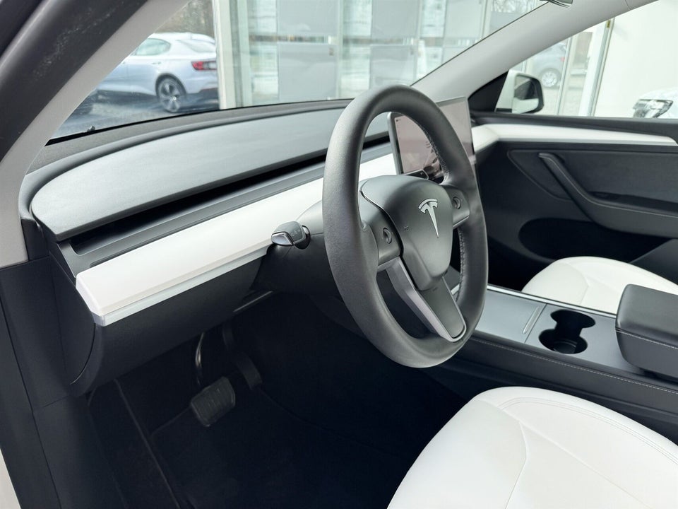Tesla Model Y Long Range AWD 5d