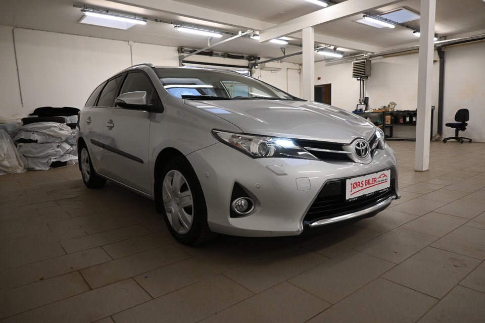 Toyota Auris 1,6 T2+ Touring Sports 5d