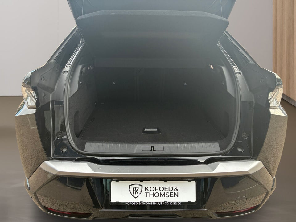 Peugeot e-3008 77 GT 5d