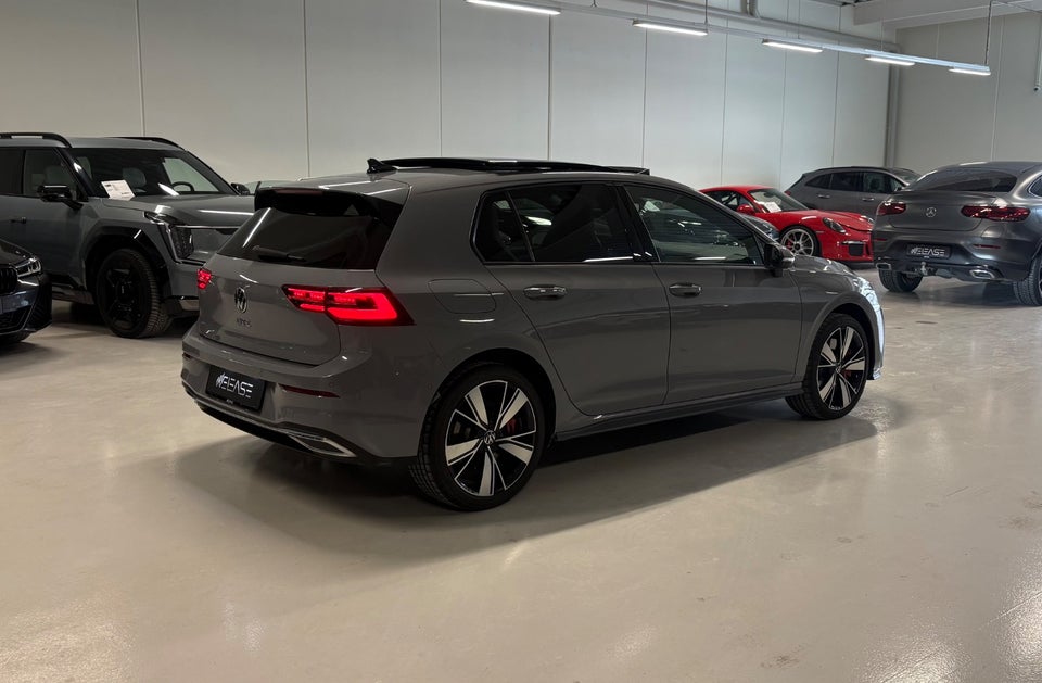 VW Golf VIII 1,4 GTE DSG 5d