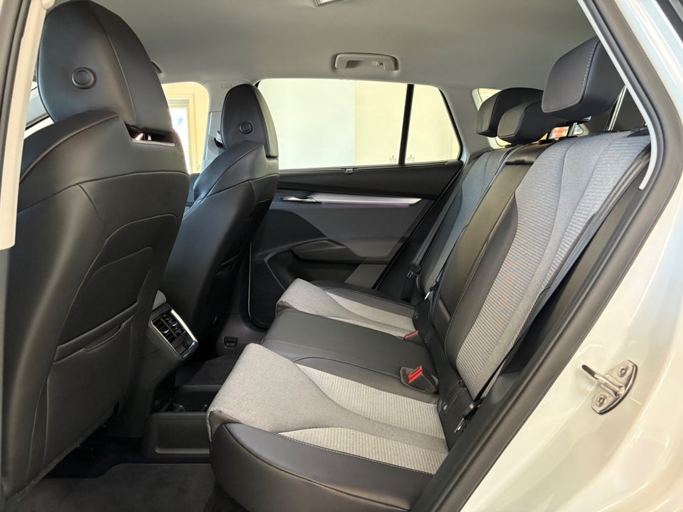 Skoda Enyaq 80 iV Loft 5d