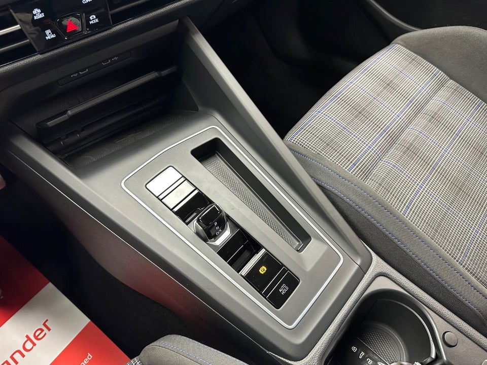 VW Golf VIII 1,4 GTE DSG 5d