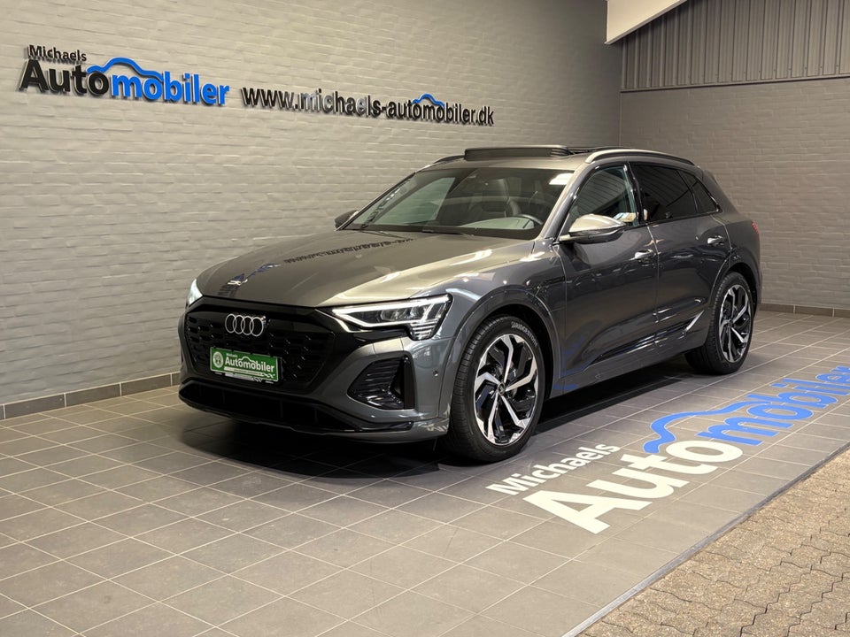 Audi Q8 e-tron 55 S-line quattro 5d