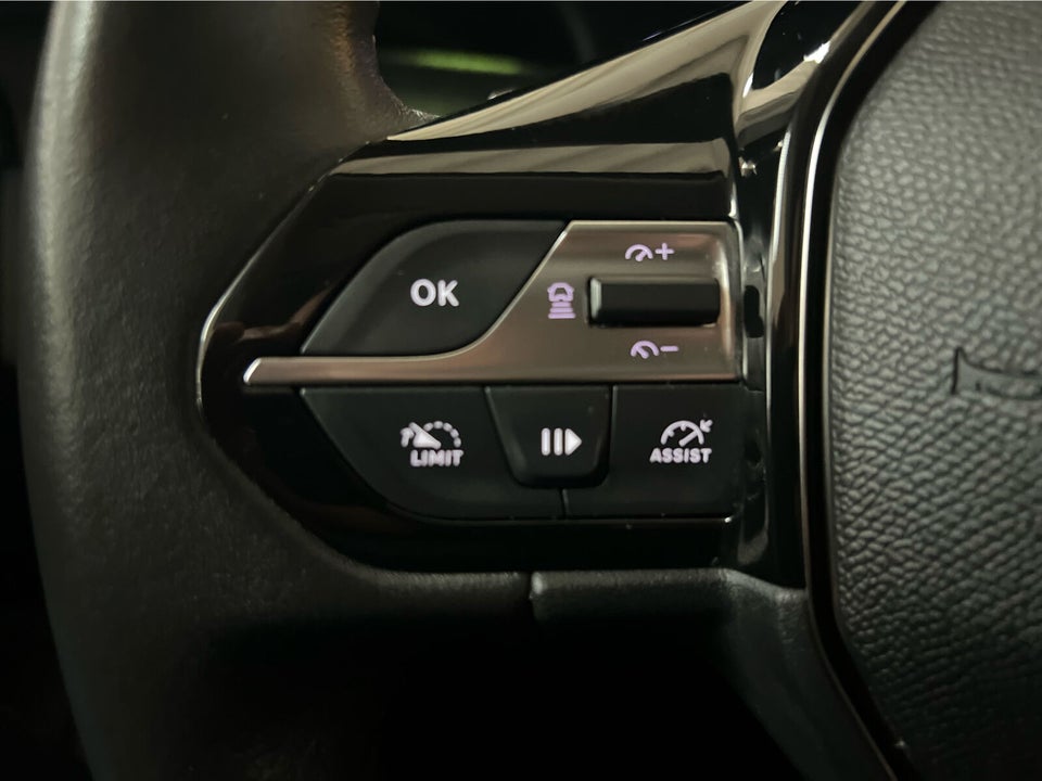 Peugeot 308 1,6 Hybrid First Selection EAT8 5d