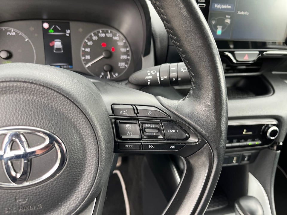 Toyota Yaris 1,5 Hybrid Active Tech e-CVT 5d
