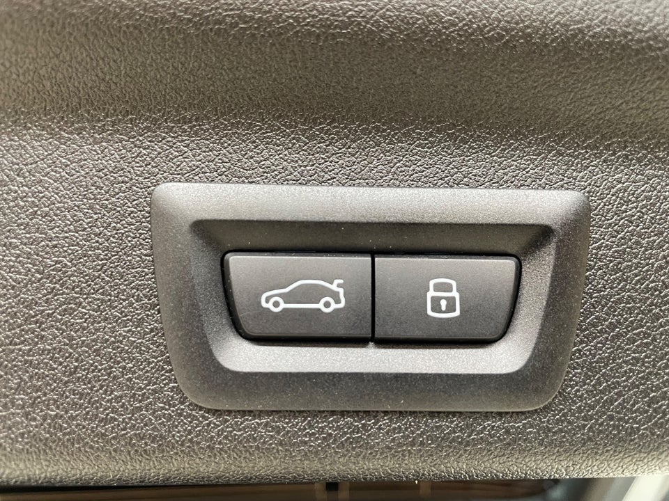 BMW iX1 xDrive30 Fully Charged M-Sport 5d