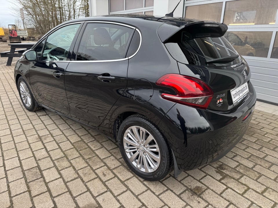 Peugeot 208 1,2 PureTech 82 Allure Sky 5d