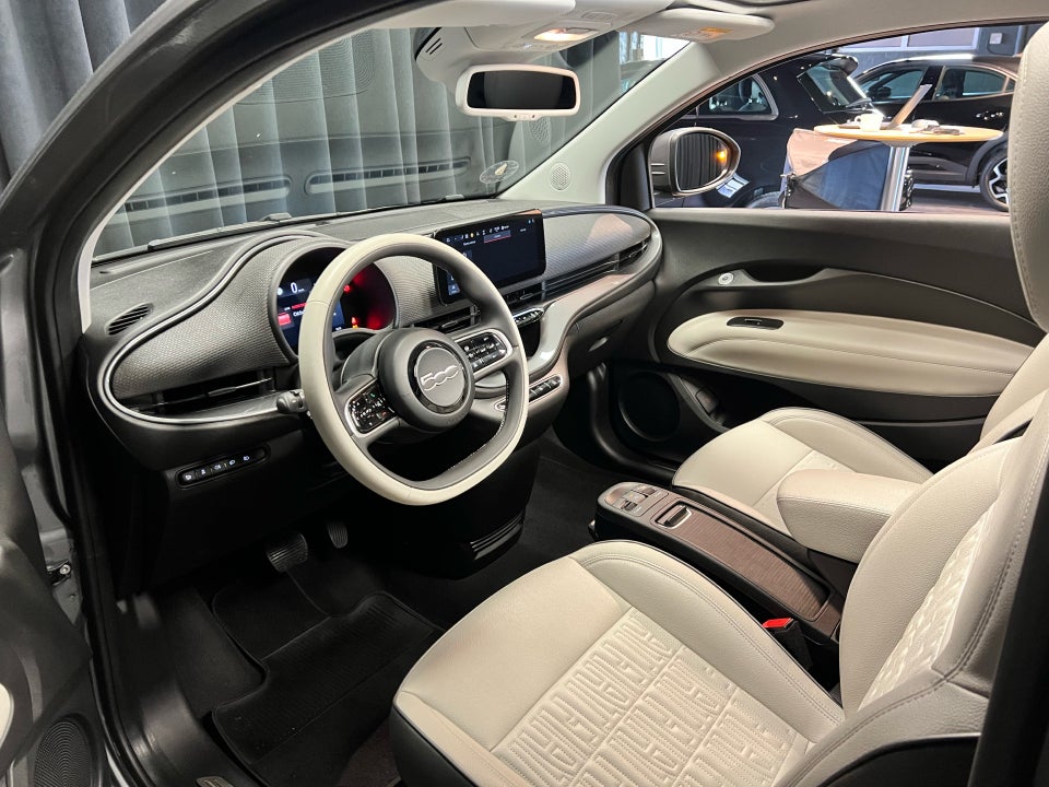 Fiat 500e 42 la Prima by Bocelli Cabrio 2d