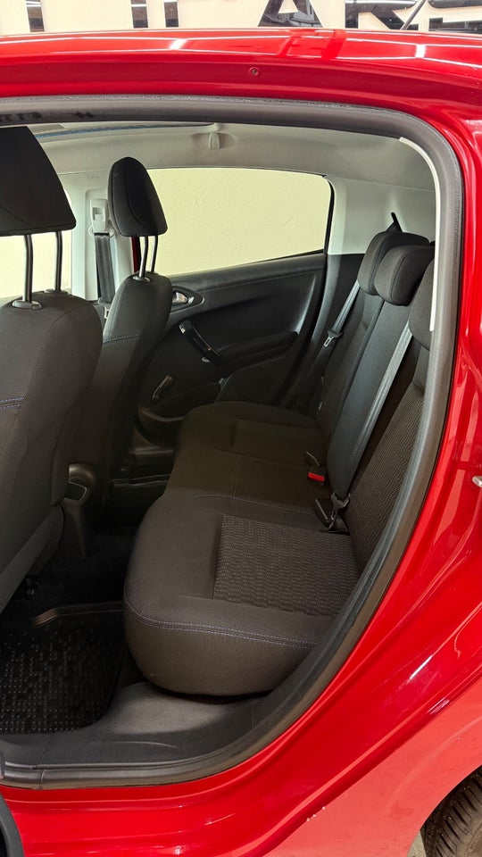 Peugeot 208 1,2 PureTech 110 Signature Sky 5d