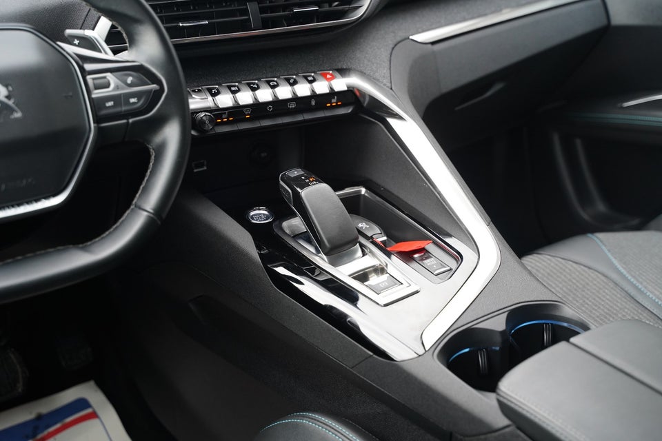 Peugeot 3008 1,6 Hybrid Selection Sport EAT8 5d