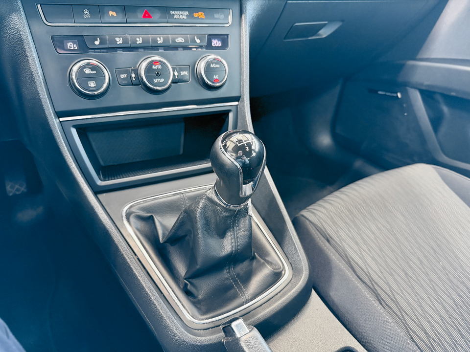 Seat Leon 1,6 TDi 105 Reference ST 5d