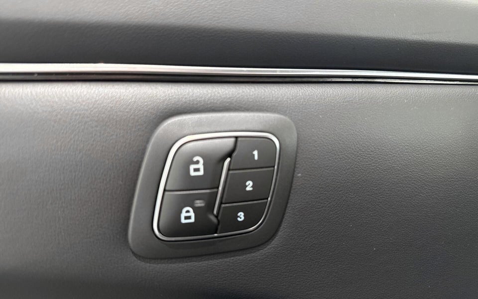 Ford Mustang Mach-E 70 Premium Standard Range AWD 5d