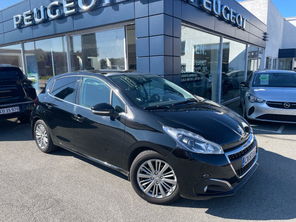 Peugeot 208 1,5 BlueHDi 100 Infinity Sky 5d