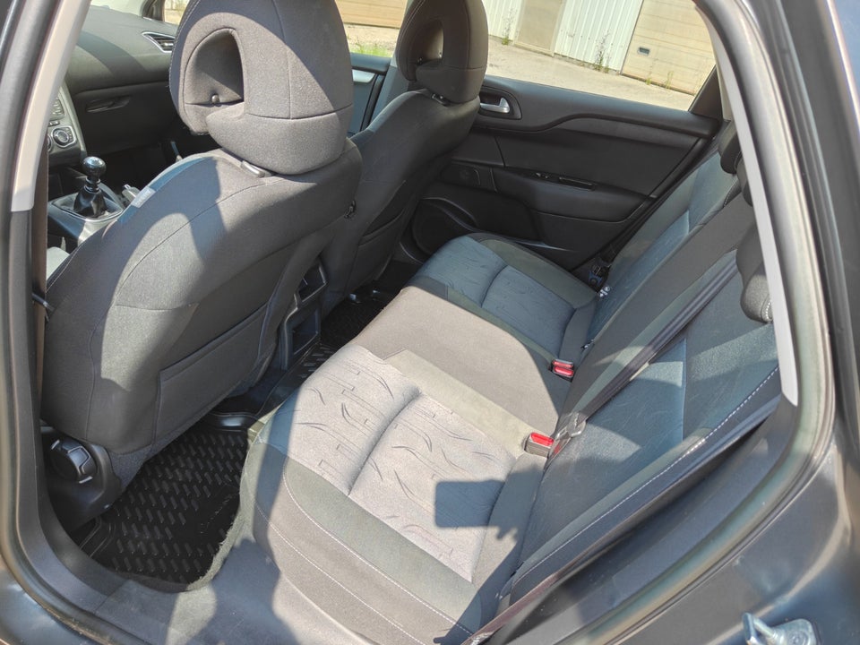Citroën C4 1,2 PureTech 130 Attraction 5d