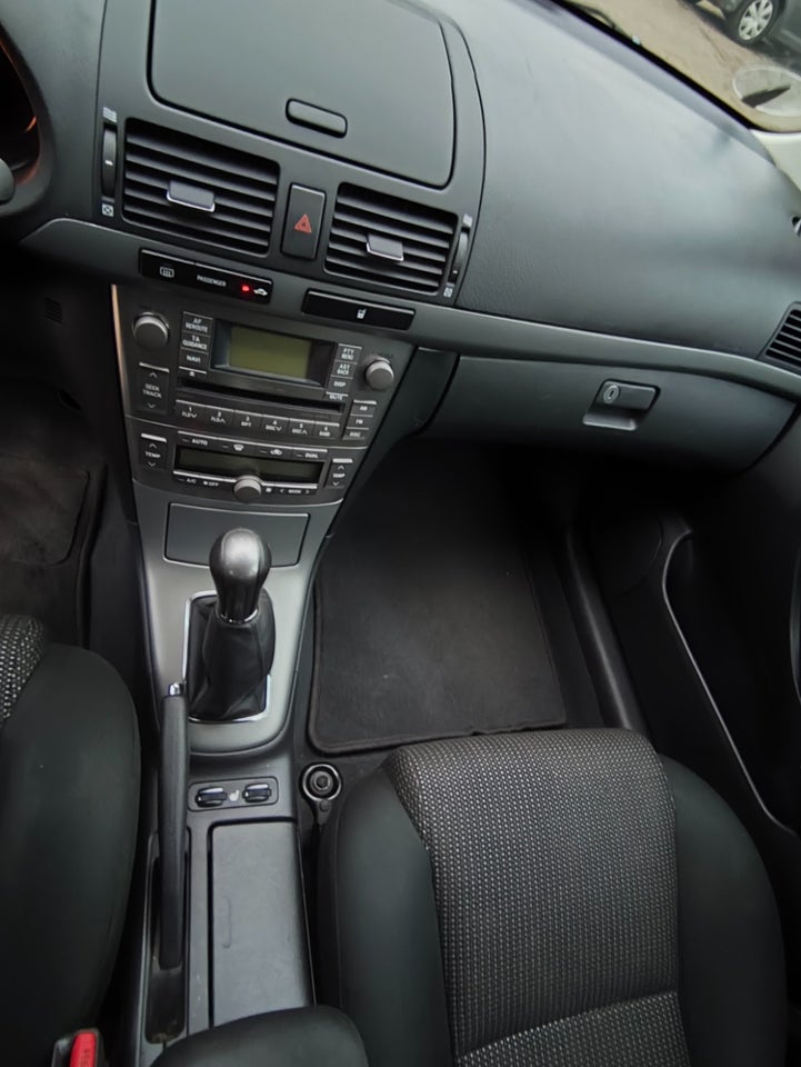 Toyota Avensis 1,8 VVT-i Sol stc. 5d