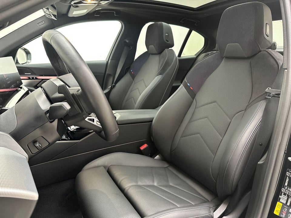 BMW i5 eDrive40 Fully Charged M-Sport Pro 4d