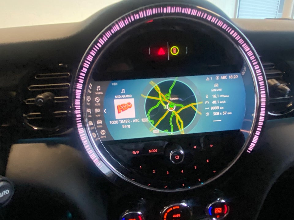 MINI Cooper SE Essential 3d