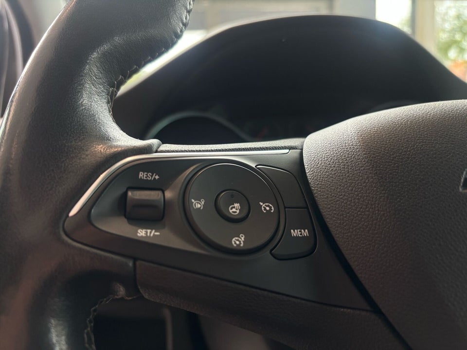Opel Crossland 1,2 Ultimate 5d