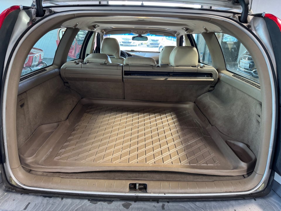 Volvo V70 2,4 D5 163 Momentum aut. 5d