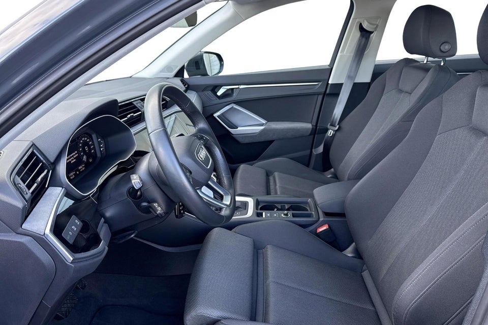 Audi Q3 45 TFSi e Attitude plus S-tr. 5d