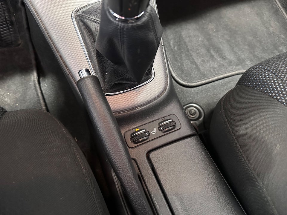 Toyota Avensis 1,8 Sol+ stc. 5d