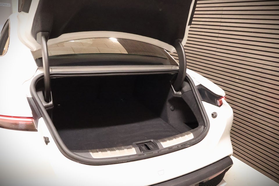 Porsche Taycan Turbo Performance+  4d