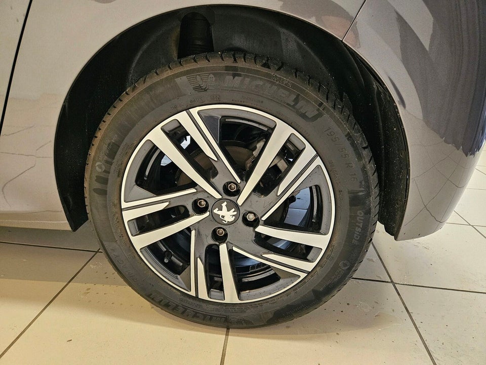 Peugeot 208 1,2 PureTech 100 Allure Sky 5d