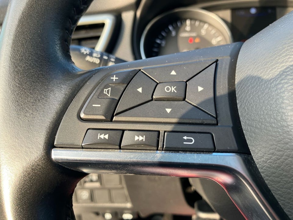 Nissan Qashqai 1,3 Dig-T 160 N-Connecta 5d