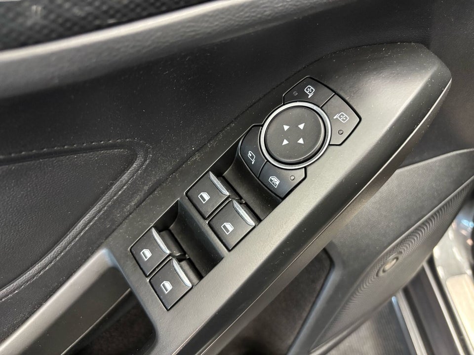 Ford Focus 1,0 EcoBoost mHEV ST-Line 5d