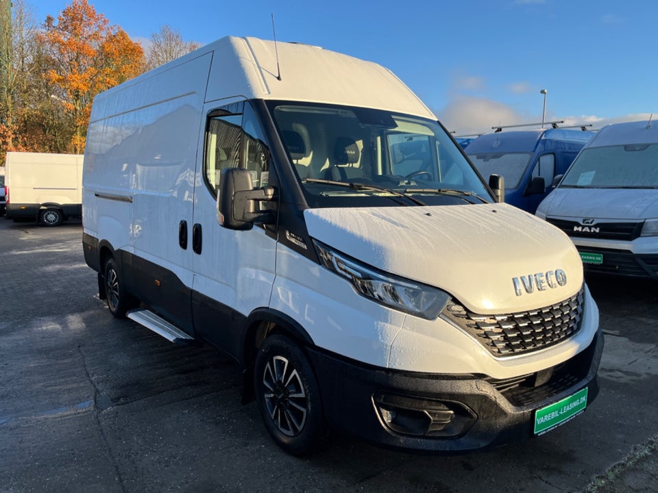 Iveco Daily 2,3 35S16 12m³ Van AG8