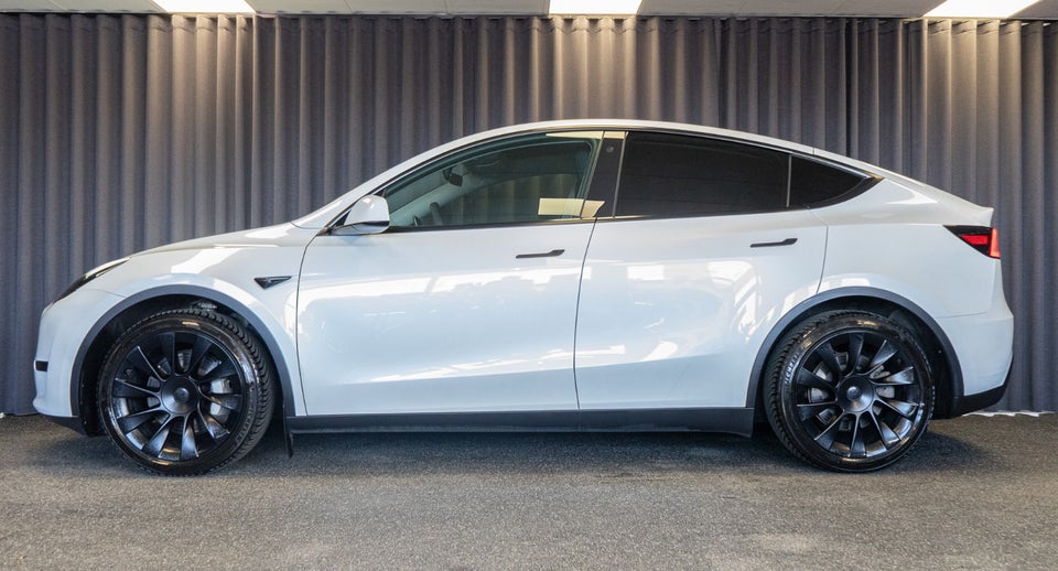 Tesla Model Y RWD 5d