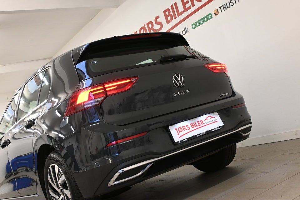 VW Golf VIII 1,4 eHybrid DSG 5d