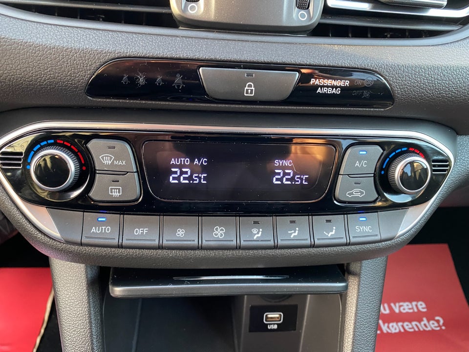 Hyundai i30 1,0 T-GDi Essential stc. DCT 5d