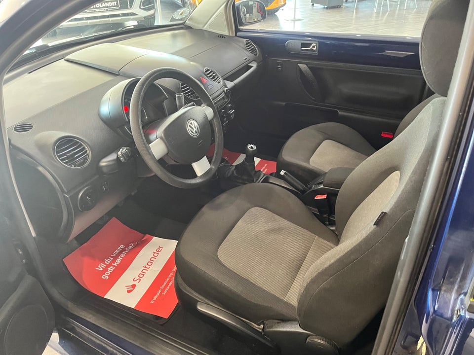 VW New Beetle 1,6 Trendline 2d