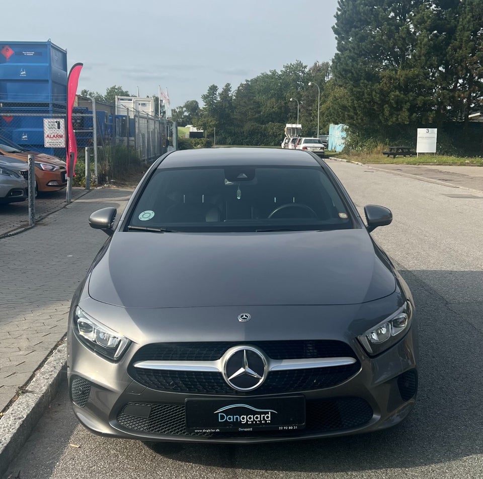 Mercedes A180 1,3 Progressive Line aut. 5d