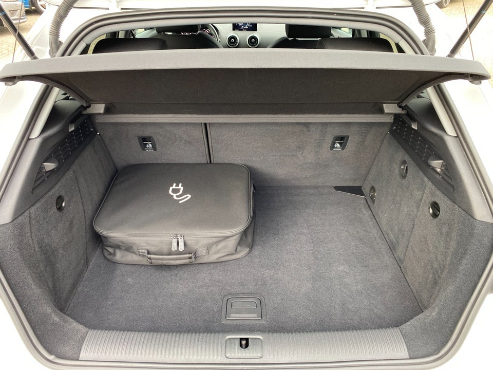 Audi A3 1,4 e-tron Sportback S-tr. 5d