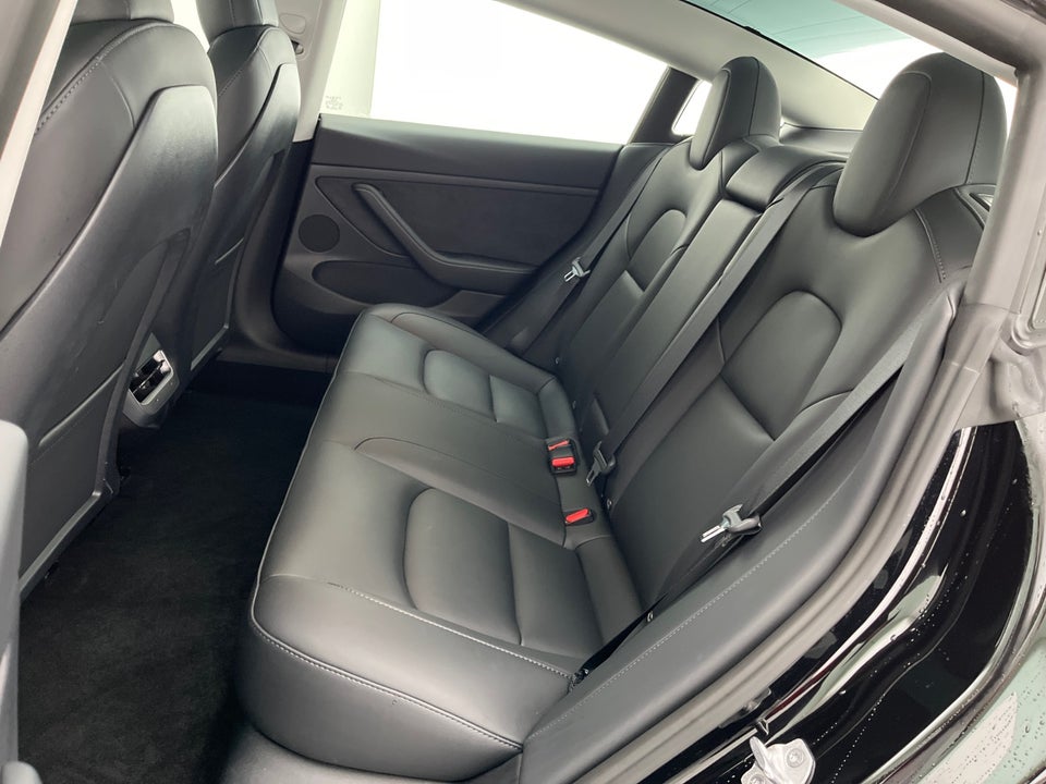 Tesla Model 3 Long Range RWD 4d