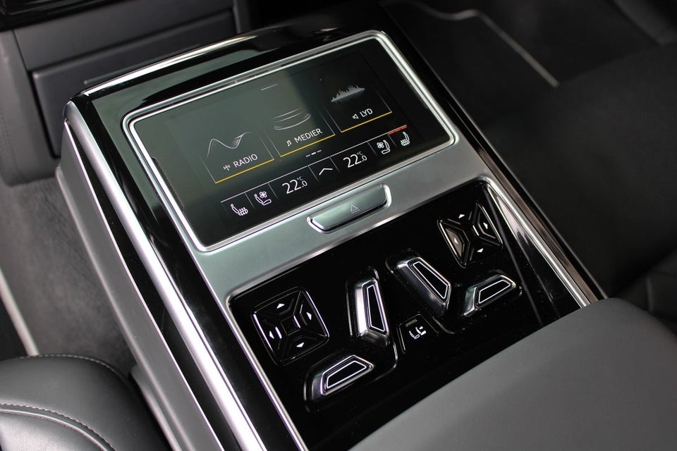 Audi A8 60 TFSi e quattro Tiptr. 4d
