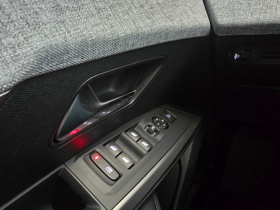 Peugeot e-3008 77 Allure 5d