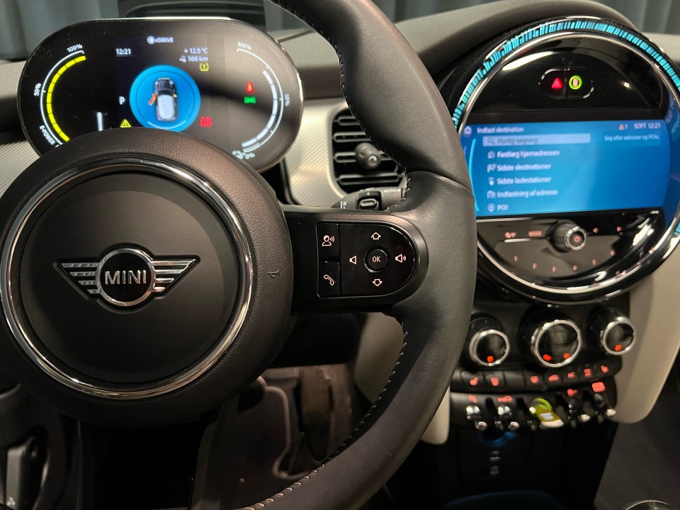 MINI Cooper SE Yours Lounge 3d