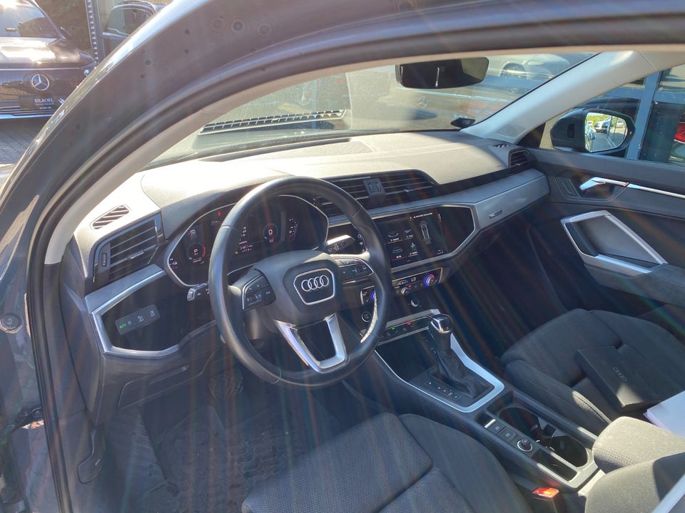 Audi Q3 45 TFSi e Attitude plus S-tr. 5d