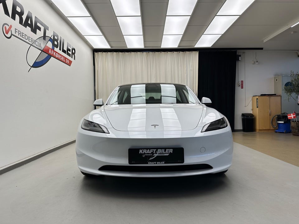 Tesla Model 3 RWD 4d