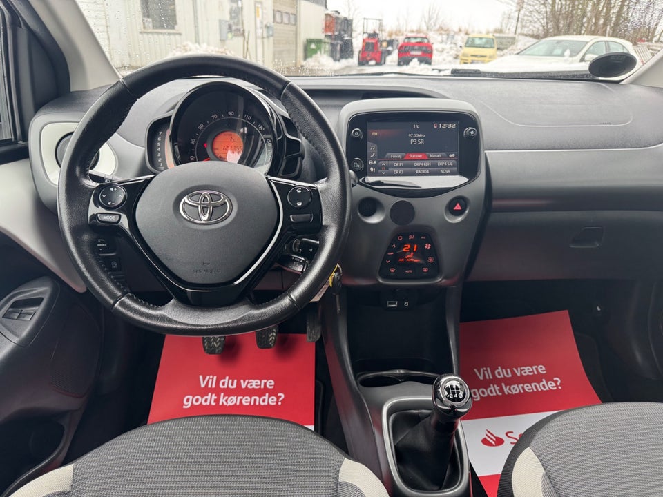 Toyota Aygo 1,0 VVT-i x-press 5d