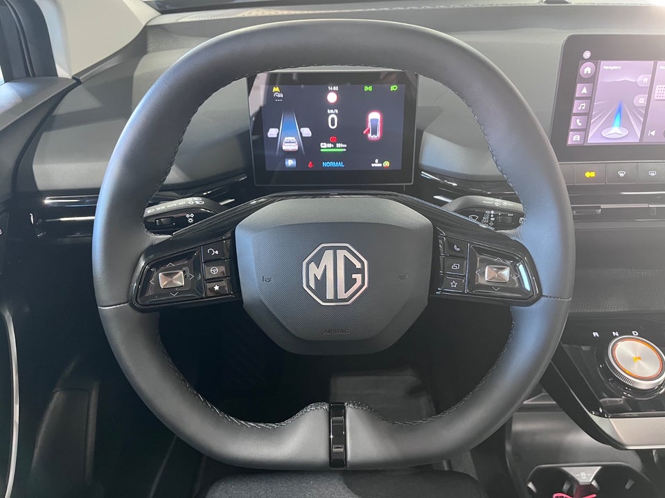 MG MG4 64 Luxury 5d