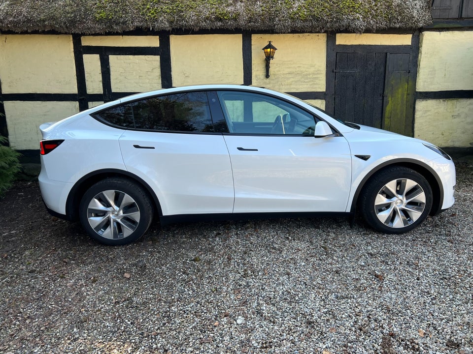 Tesla Model Y Long Range AWD 5d