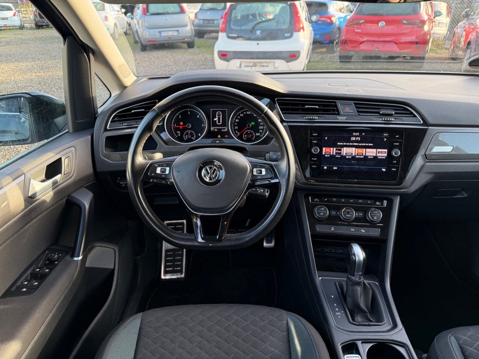 VW Touran 1,6 TDi 115 IQ.Drive DSG 7prs 5d